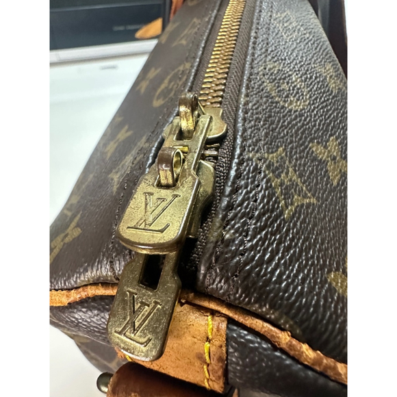 Louis Vuitton Monogram Canvas Keepall 55 Brown Travel Bag - Picture 10 of 16